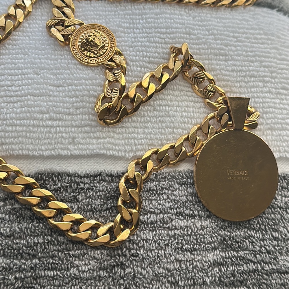 Versace necklace - Picture 5 of 5